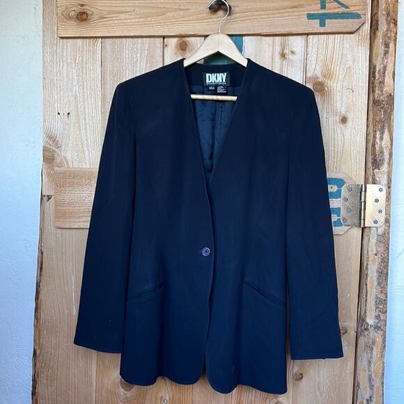 DKNY Vintage 100% Wool Women's Black Blazer, Size 6 true to size - Picture 1 of 4